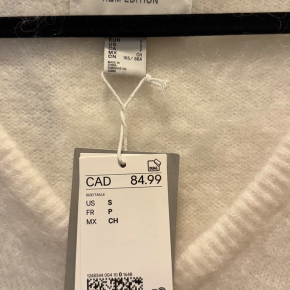 H&M Women's White and Cream Sweatshirt - Picture 3 of 4